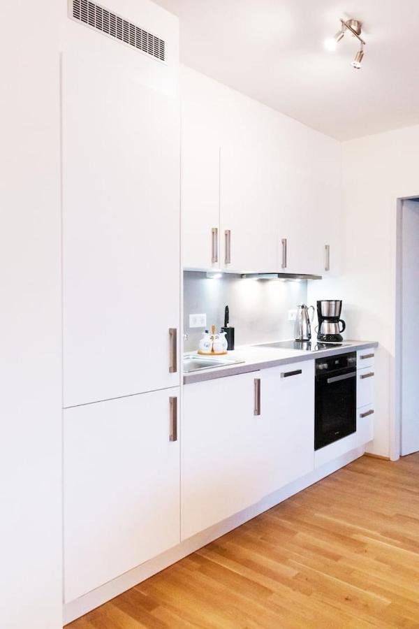 New, Quiet Flat Next To U1, Vic, Shopping Mall,... Wina Bagian luar foto