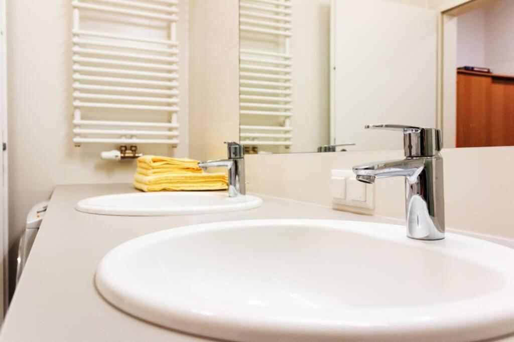 New, Quiet Flat Next To U1, Vic, Shopping Mall,... Wina Bagian luar foto