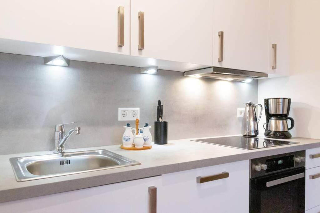 New, Quiet Flat Next To U1, Vic, Shopping Mall,... Wina Bagian luar foto